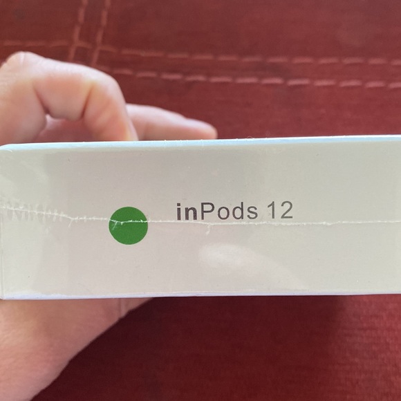 🆕BNIB: Wireless Bluetooth Earbud Headphones- Green with Charger & Charging Box - Picture 4 of 5